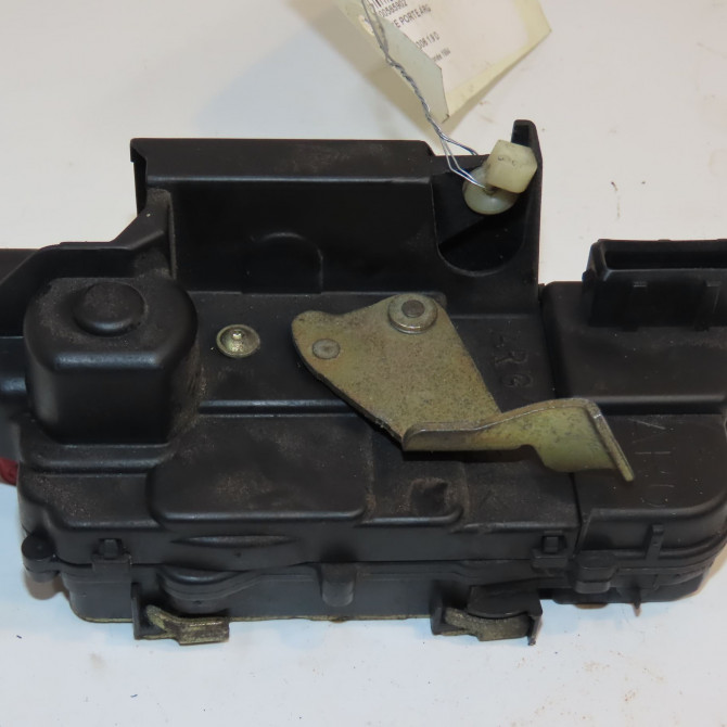 Serrure porte arg occasion PEUGEOT 306 Phase 1 09-1994->03-1997 1.9 D 913737 2