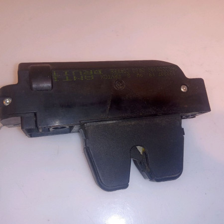 Serrure coffre arrière occasion PEUGEOT 407 Phase 1 04-2004->07-2008 1.6 HDI 16v