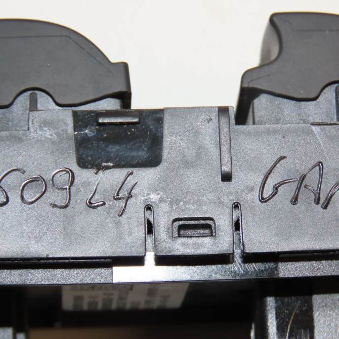 Commande lève-glace porte avant gauche occasion 6