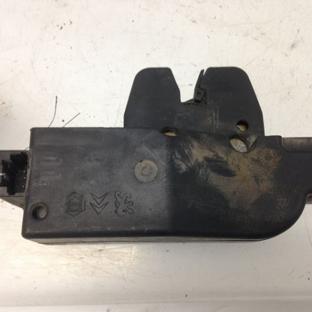 Serrure coffre arrière occasion PEUGEOT 407 Phase 1 04-2004->07-2008 1.6 HDI 16v