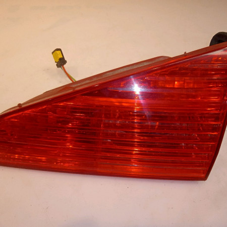 Feu arrière intérieur droit occasion PEUGEOT 607 Phase 1 11-1999->09-2004 3.0i V6 6351N2