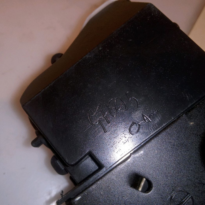 Serrure porte arg occasion PEUGEOT 607 Phase 1 11-1999->09-2004 3.0i V6 913783 3