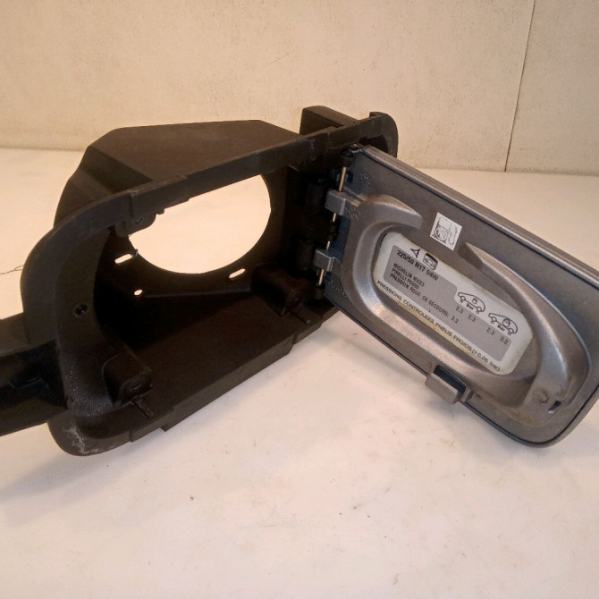 Volet de trappe carburant occasion PEUGEOT 607 Phase 1 11-1999->09-2004 3.0i V6 151781 3