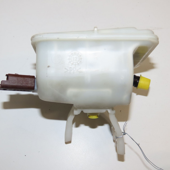 Bocal liquide frein occasion PEUGEOT RCZ Phase 2 09-2012->... 2.0 HDI 160ch 4635F2 2