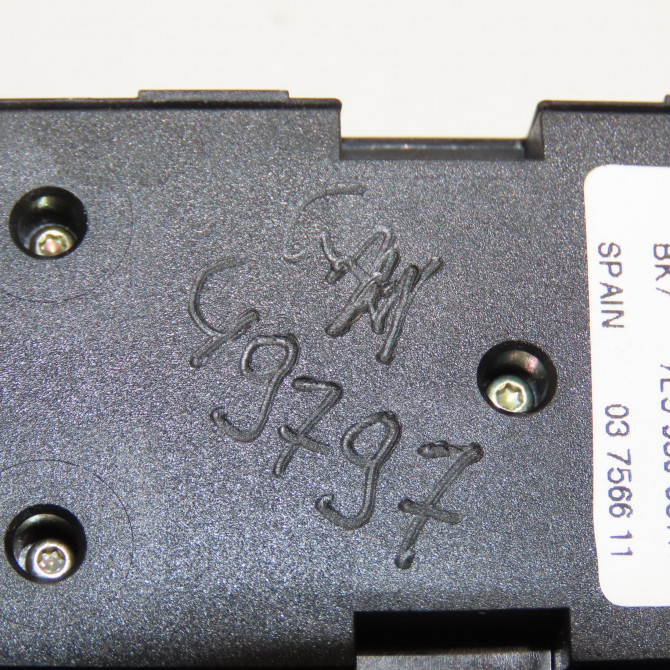 Commande lève-glace porte avant gauche occasion PORSCHE CAYENNE I Phase 1 11-2003->12-2006 4.5i 450ch 95561315602 5