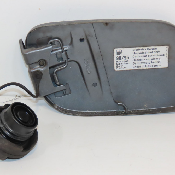 Volet de trappe carburant occasion PORSCHE CAYENNE I Phase 1 11-2003->12-2006 4.5i 450ch 95550413301GRV 2