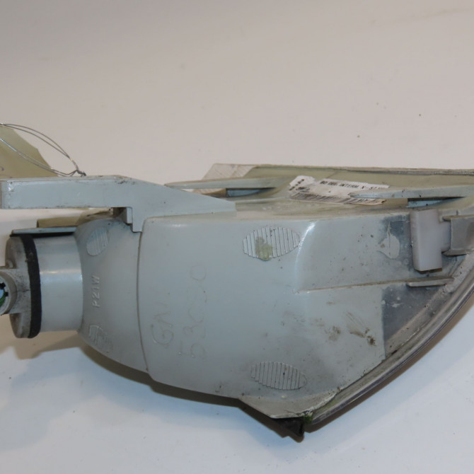 Clignotant gauche occasion RENAULT CLIO I Phase 1 06-1990->03-1994 1.9 D 7701349981 3