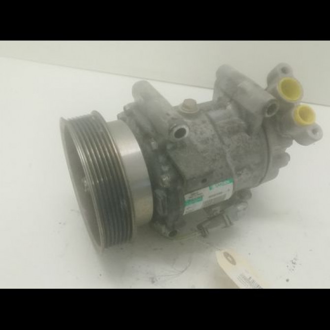 Compresseur air conditionne occasion RENAULT CLIO III Phase 2 03-2009->12-2014 1.2i 16v 75ch 8200819568 1