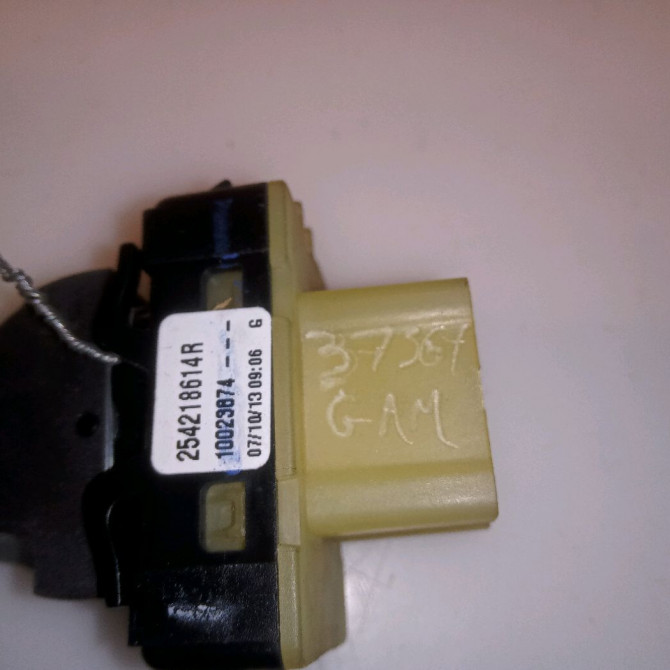 Commande leve-glace porte arrière gauche occasion RENAULT CLIO IV Phase 1 07-2012->... 0.9 TCE 90ch 254218614R 4