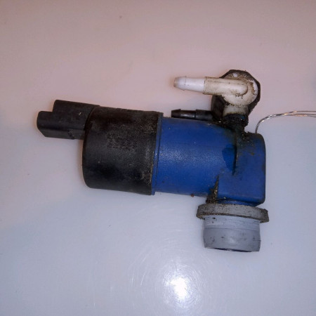 Pompe lave-glace avant occasion RENAULT CLIO III Phase 2 03-2009->12-2014 1.2i 16v 75ch 7700428386