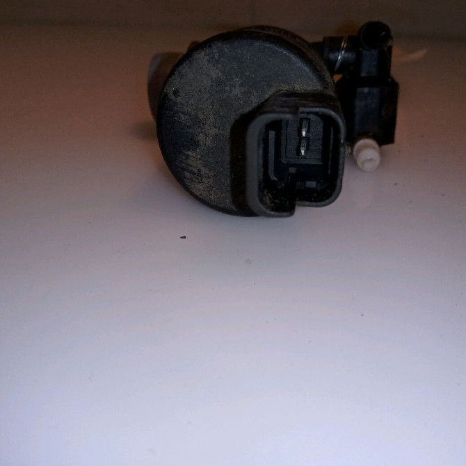 Pompe lave-glace avant occasion RENAULT CLIO III Phase 2 03-2009->12-2014 1.2i 16v 75ch 7700428386 3