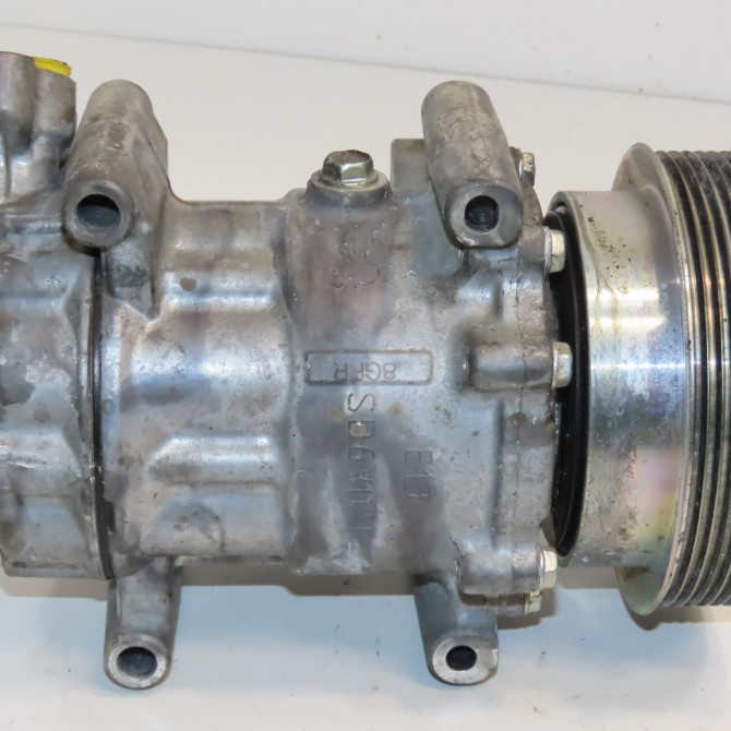 Compresseur air conditionne occasion RENAULT CLIO III Phase 2 03-2009->12-2014 1.2i 16v 75ch 8200819568 3