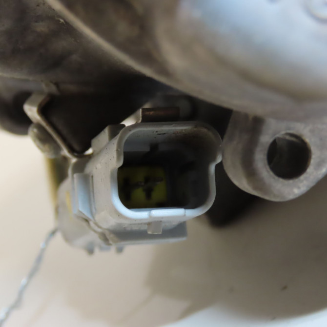 Compresseur air conditionne occasion RENAULT CLIO III Phase 2 03-2009->12-2014 1.2i 16v 75ch 8200819568 4