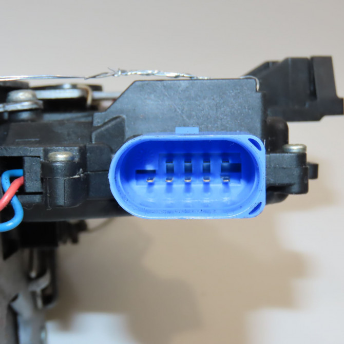 Serrure porte avg occasion VOLKSWAGEN GOLF V Phase 1 11-2003->10-2008 1.9 TDI 105ch 3D1837015AB 4