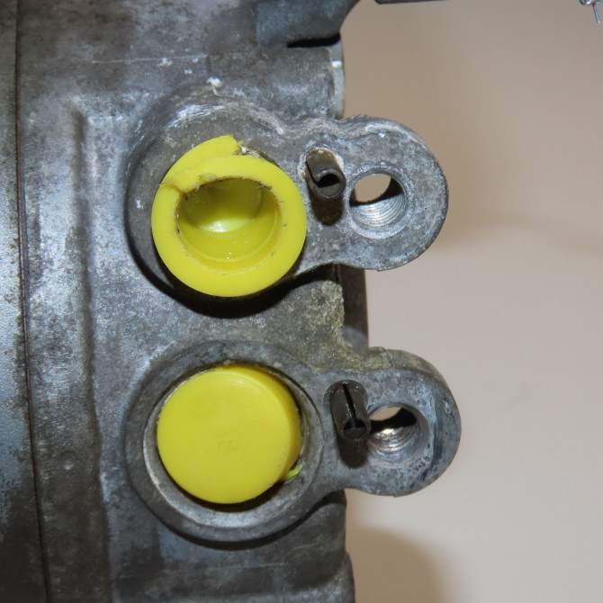 Compresseur air conditionne occasion HYUNDAI IX20 Phase 1 10-2010->... 1.4 CRDI 90ch 977012K001 4