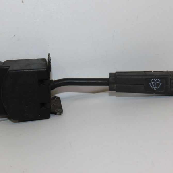 Commande essuie glace occasion RENAULT EXPRESS Phase 2 09-1994->09-1997 1.9 D 65ch 7700305952 1