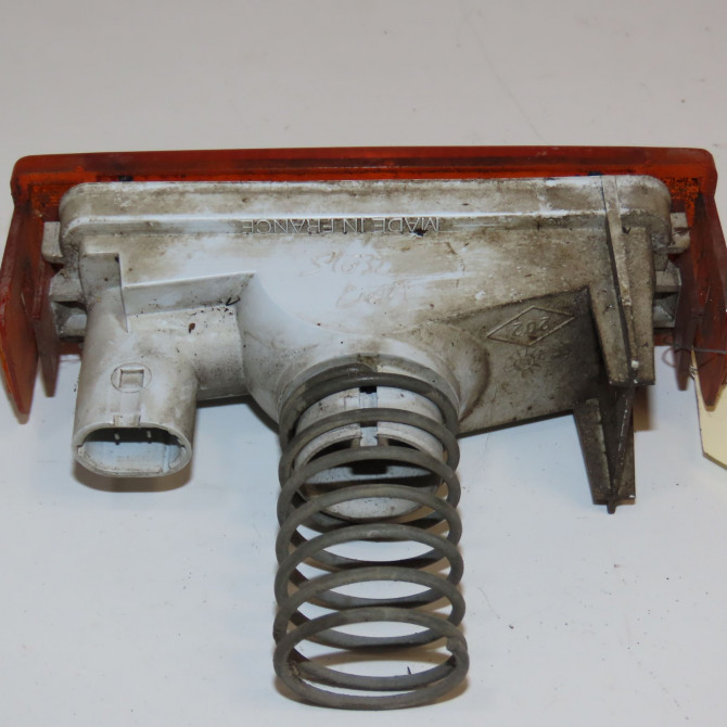 Clignotant droit occasion RENAULT EXPRESS Phase 2 09-1994->09-1997 1.9 D 65ch 7701203558 2