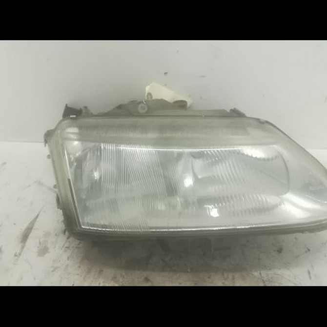 Phare droit occasion RENAULT LAGUNA I Phase 1 01-1994->04-1998 2.2 D 7701038264 1