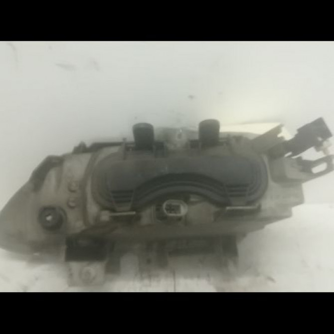 Phare droit occasion RENAULT LAGUNA I Phase 1 01-1994->04-1998 2.2 D 7701038264 2