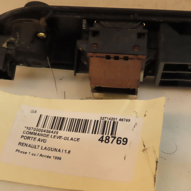 Commande lève-glace porte avant gauche occasion RENAULT LAGUNA I Phase 1 01-1994->04-1998 1.8 7700822683 3