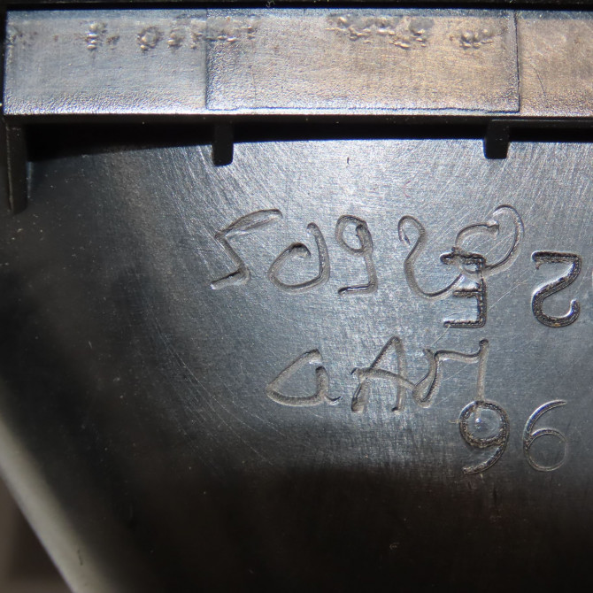 Commande lève-glace porte avant gauche occasion RENAULT LAGUNA I Phase 1 01-1994->04-1998 1.8 7700822683 4