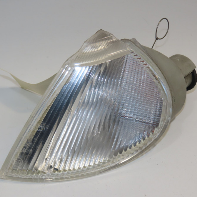 Clignotant gauche occasion RENAULT LAGUNA I Phase 1 01-1994->04-1998 1.8 7711130007 1