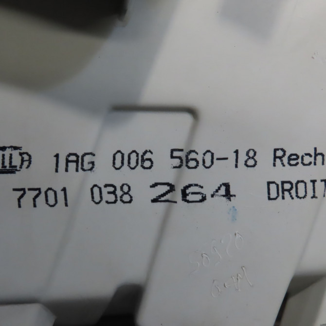 Phare droit occasion RENAULT LAGUNA I Phase 1 01-1994->04-1998 1.8 7701038264 4