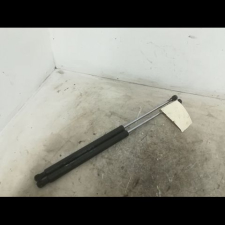 Verin droit hayon occasion RENAULT LAGUNA II Phase 2 03-2005->09-2007 1.9 DCI 125ch 8200000902