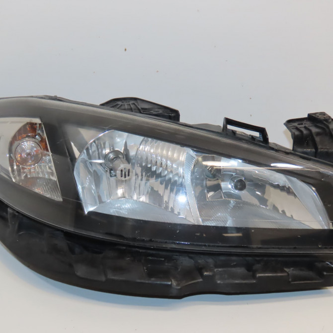 Phare droit occasion RENAULT LAGUNA II Phase 2 03-2005->09-2007 1.9 DCI 120ch 7701061671 1