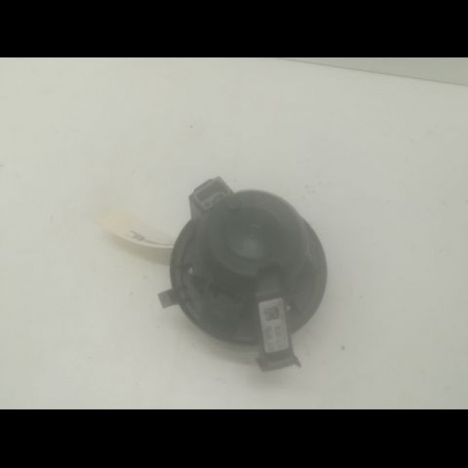 Ventilateur de chauffage occasion RENAULT TWINGO III Phase 1 06-2014->... 1.0 SCE 12v 70ch 272102302R 2