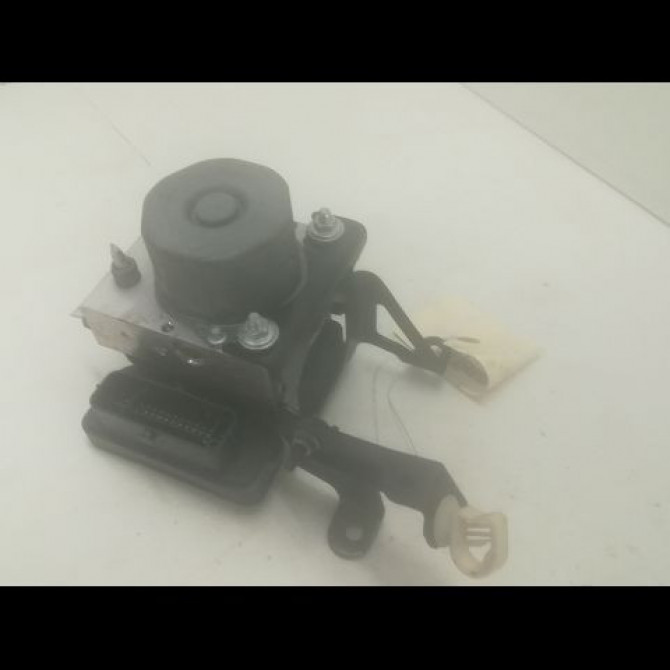 Unité hydraulique ABS occasion RENAULT TWINGO III Phase 1 06-2014->... 1.0 SCE 12v 70ch 2