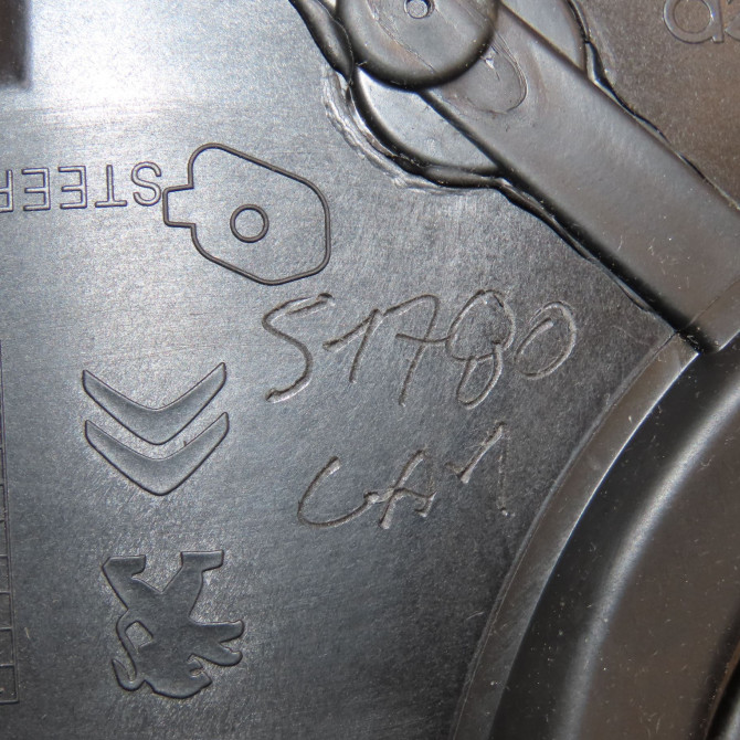 Volet de trappe carburant occasion PEUGEOT 9823291980 5