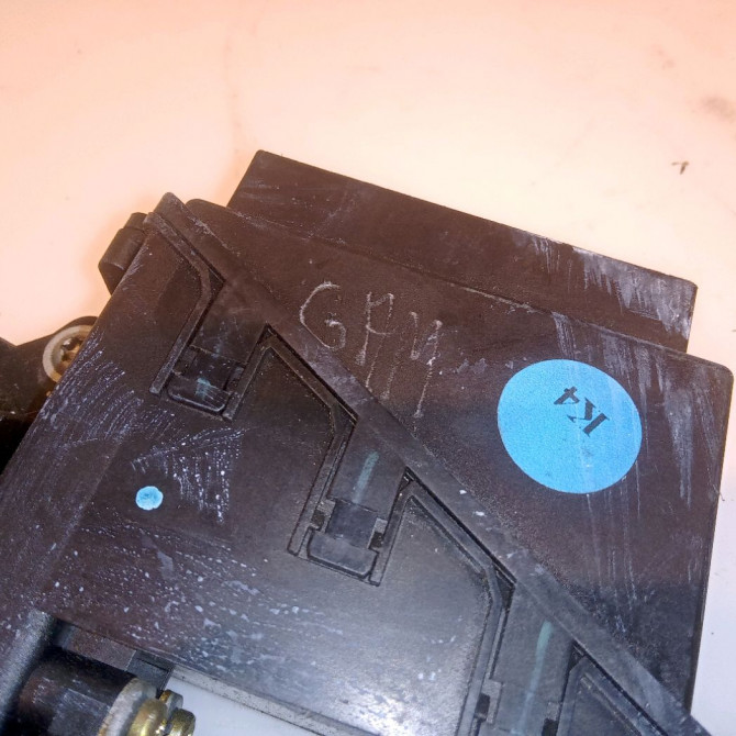 Mecanisme+moteur leve-glace avg occasion VOLKSWAGEN POLO IV Phase 1 01-2002->05-2005 1.9 TDI 100ch 6Q4837461J 4