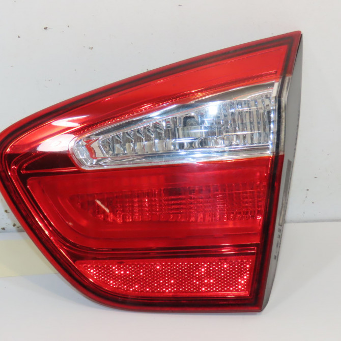 Feu arrière intérieur droit occasion KIA RIO III Phase 1 04-1995->04-1999 1.2i 85ch 924401W200 1