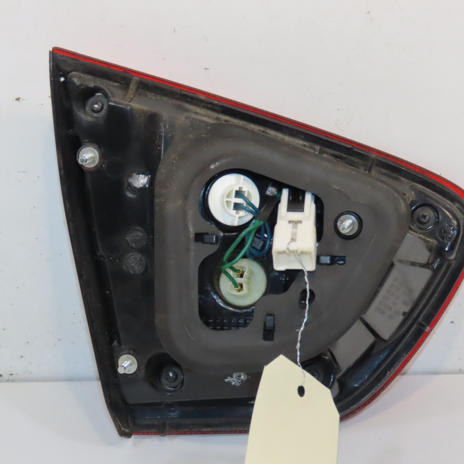 Feu arrière intérieur droit occasion KIA RIO III Phase 1 04-1995->04-1999 1.2i 85ch 924401W200 2