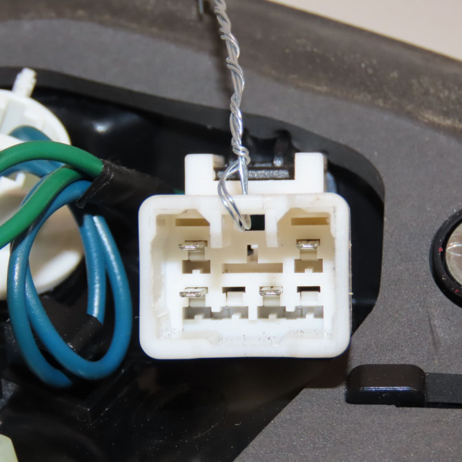 Feu arrière intérieur droit occasion KIA RIO III Phase 1 04-1995->04-1999 1.2i 85ch 924401W200 3