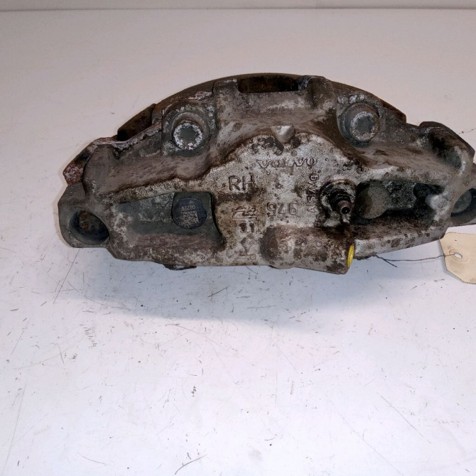 Etrier de frein avant droit occasion VOLVO V60 II 2