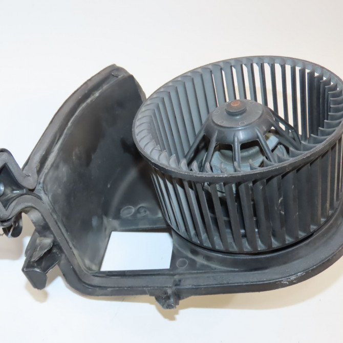 Ventilateur de chauffage occasion RENAULT CLIO II Phase 1 03-1998->06-2001 1.9 D 7701044804 1