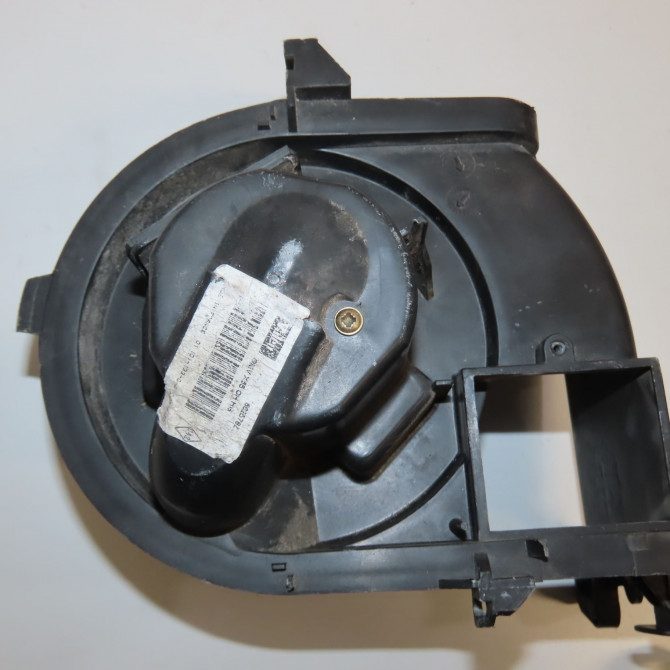 Ventilateur de chauffage occasion RENAULT CLIO II Phase 1 03-1998->06-2001 1.9 D 7701044804 3