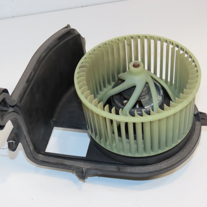 Ventilateur de chauffage occasion RENAULT CLIO II Phase 1 03-1998->06-2001 1.2 7701051270 1
