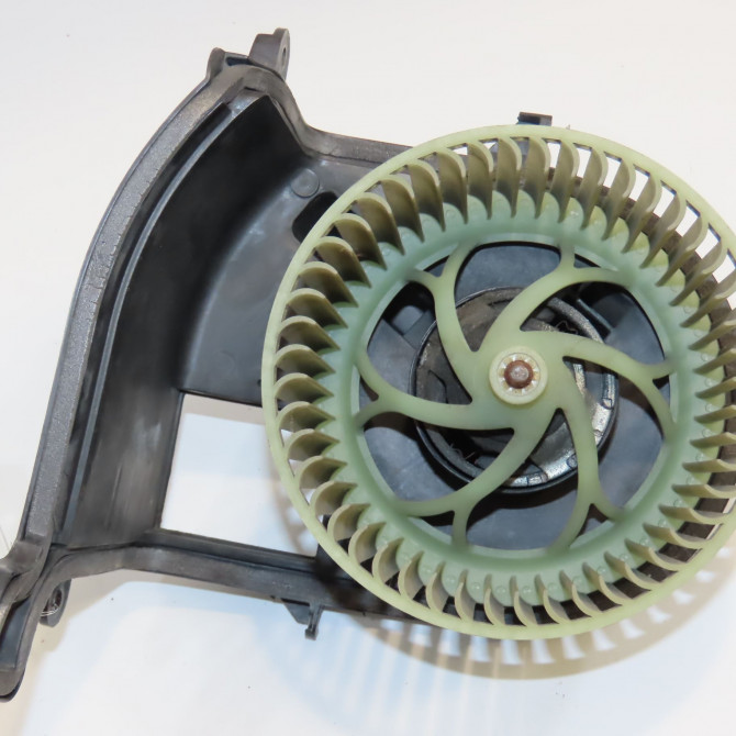 Ventilateur de chauffage occasion RENAULT CLIO II Phase 1 03-1998->06-2001 1.2 7701051270 2