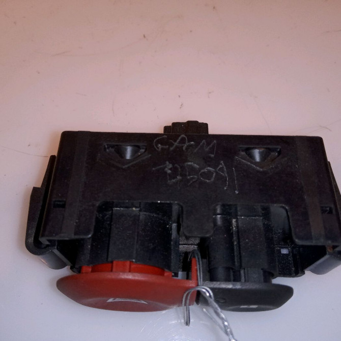 Bouton de warning occasion RENAULT CLIO III Phase 2 03-2009->12-2014 1.5 DCI 75ch 252103766R 3