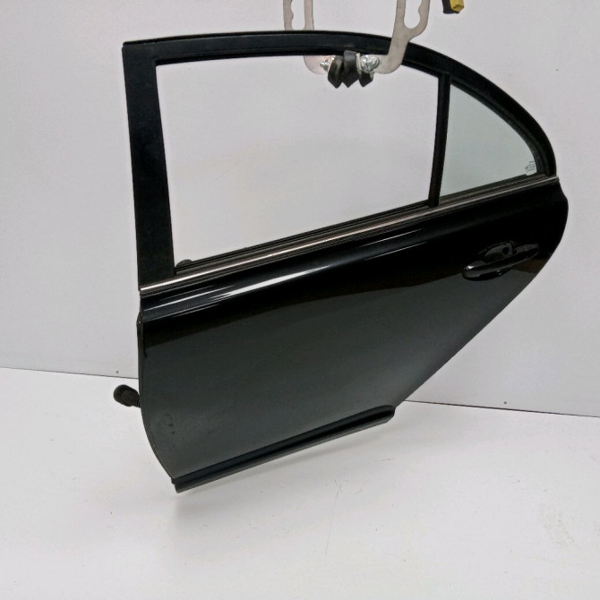 Porte arrière gauche occasion TOYOTA AVENSIS II phase 1 05-2003->08-2006 115 D-4D 6700405110 1