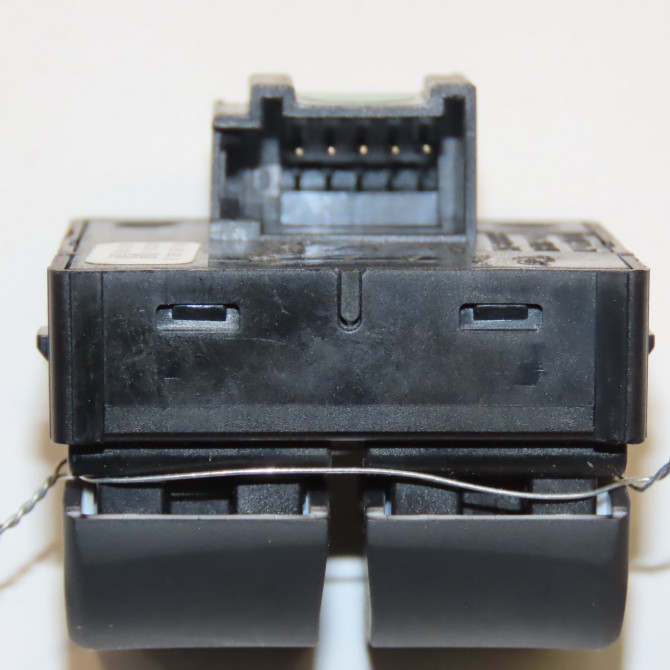 Commande lève-glace porte avant gauche occasion  8V0959851B 2