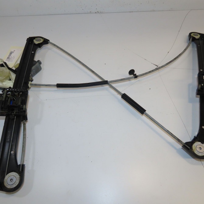 Mecanisme+moteur leve-glace avg occasion  8V3837461A 2