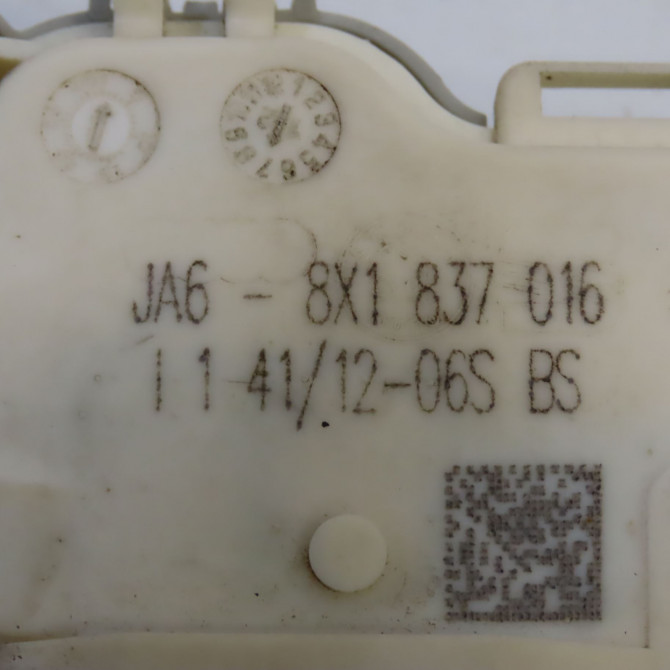 Serrure porte avd occasion  8X1837016B 4