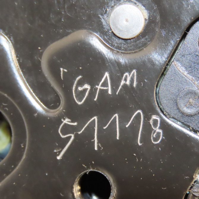 Serrure porte avd occasion  8X1837016B 5