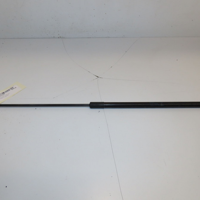 Verin d capot occasion  8V0823359 1