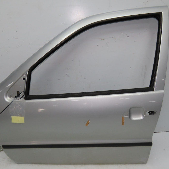 Porte avant gauche occasion VOLKSWAGEN POLO III Phase 2 11-1999->12-2001 1.4i 8v 60ch 6N4831055F 1