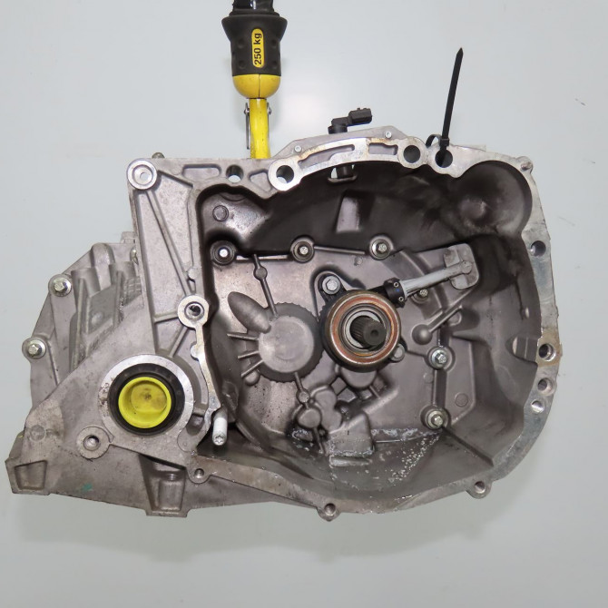 Boîte à vitesse mecanique occasion RENAULT CLIO III Phase 2 03-2009->12-2014 1.2i 16v 75ch 320106812R 1